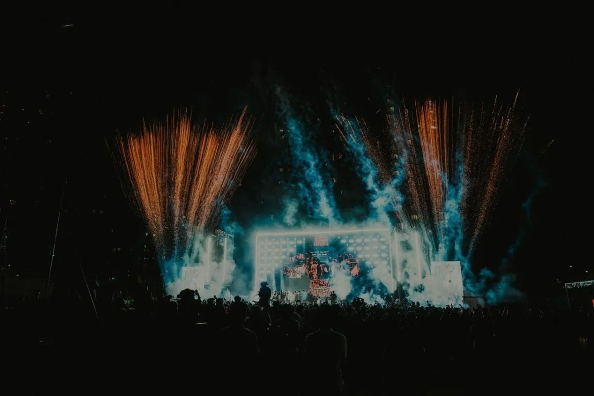 Fireworks light up the Vanakkam Vanakkam Bengaluru stage at the end of the night